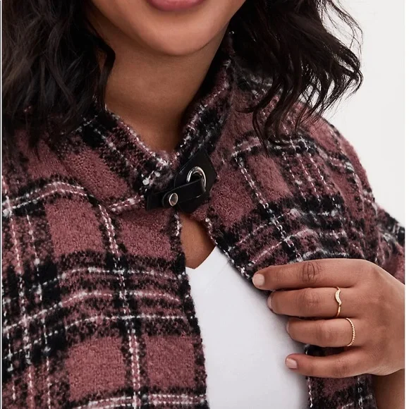 NWT Plus Size Torrid Brown Tunnel Neck Cape Poncho Fashionable - Picture 3 of 13